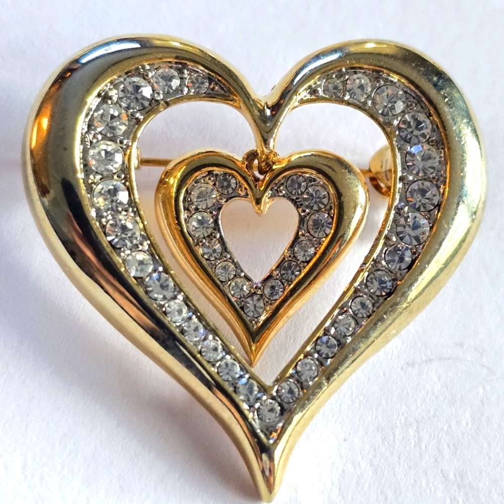 Vintage heart brooch gold tone love pin valentine valentine's day sweetheart